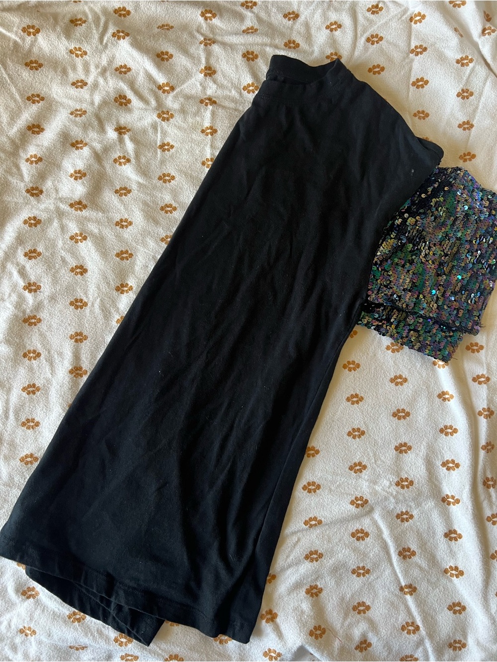 wild fable Black Short Sleeve Tee with Iridescent Sequin Accent